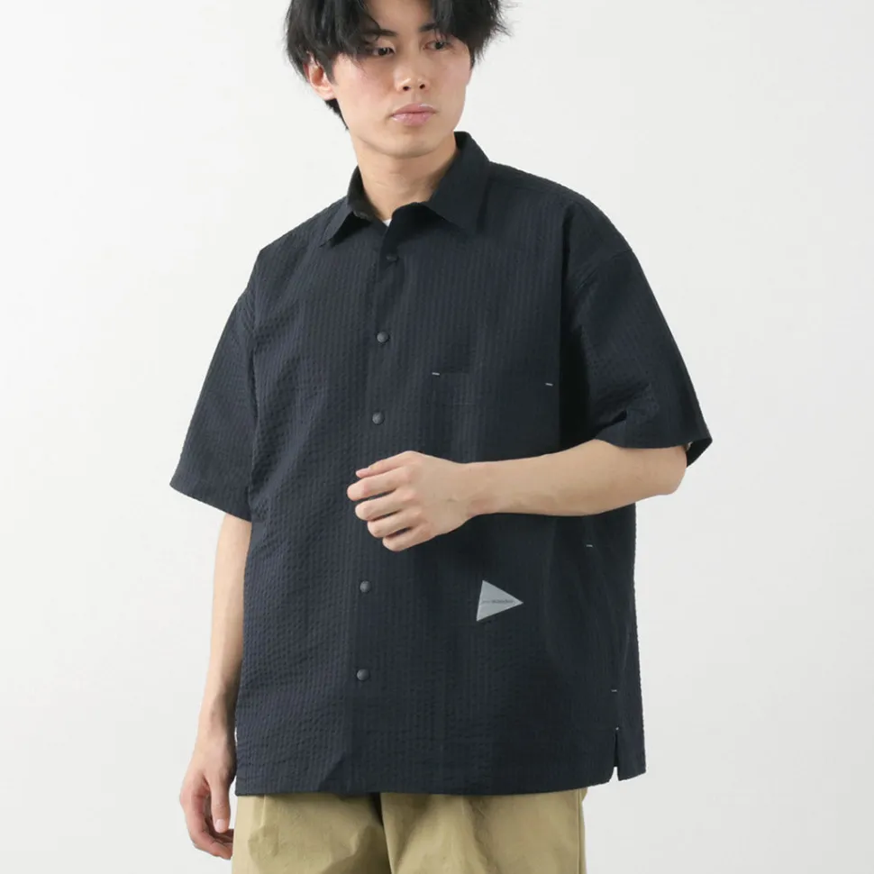 AND WANDER / Dry Soft Seersucker Short Sleeve Shirt