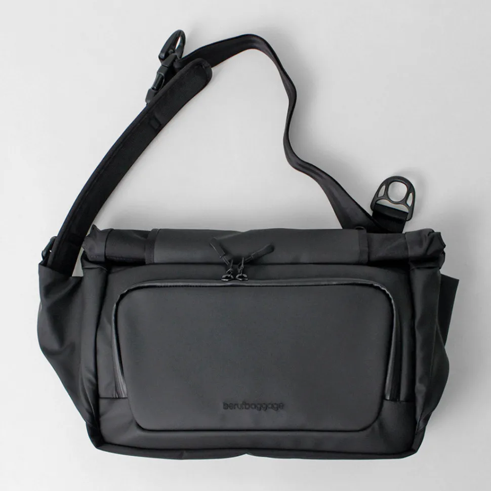 BERUF / Satellite 10+ sling bag