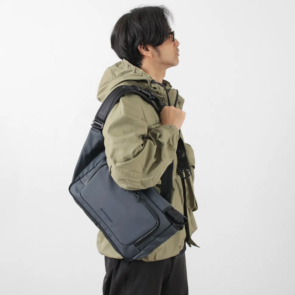 BERUF / Satellite 10+ sling bag