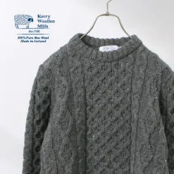 KERRY WOOLLEN MILLS / 5 gauge 3-ply aran cable crew neck heavy knit
