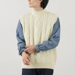 OLD DERBY KNITWEAR / Cable Turtle Slipover